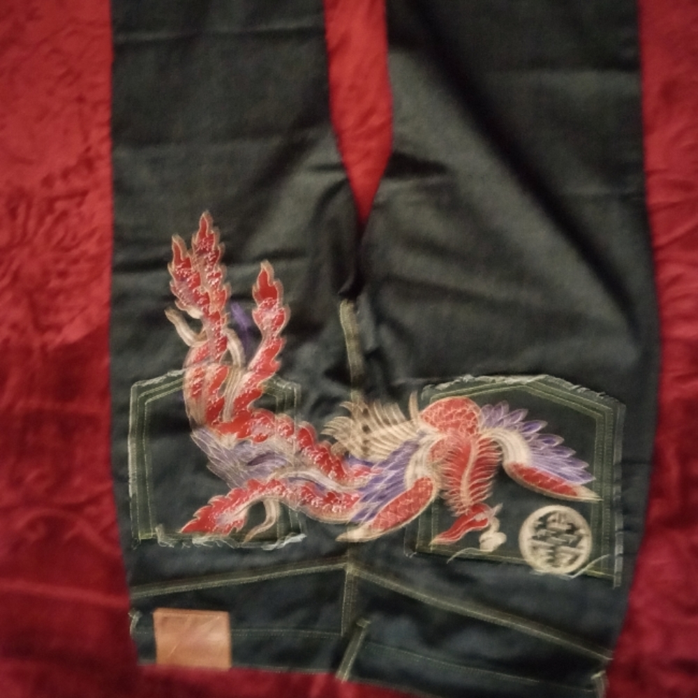 Black & Diamond Red Dragon